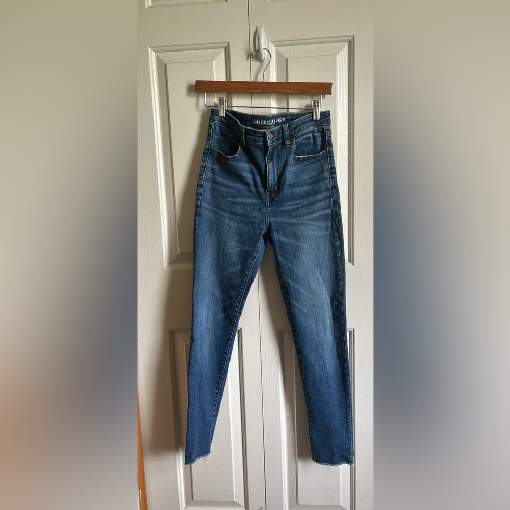 American Eagle Blue Jeggings with Sleek Fit